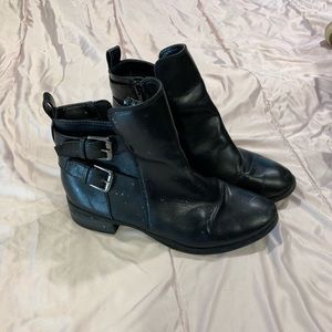 Ankle boots